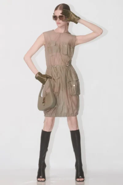 Look 16